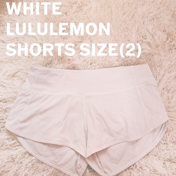 lululemon athletica Pants - White Lululemon Speed-Up 2.5 Shorts. (Size 2)